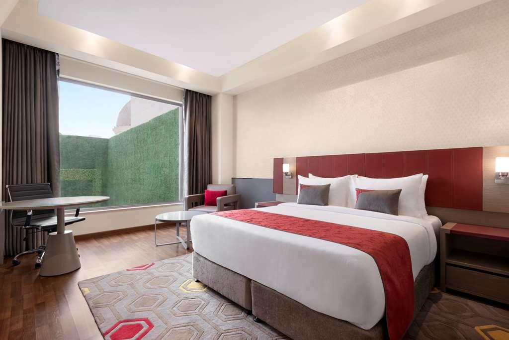 Ramada By Wyndham Lucknow Hotel And Convention Center Phòng bức ảnh
